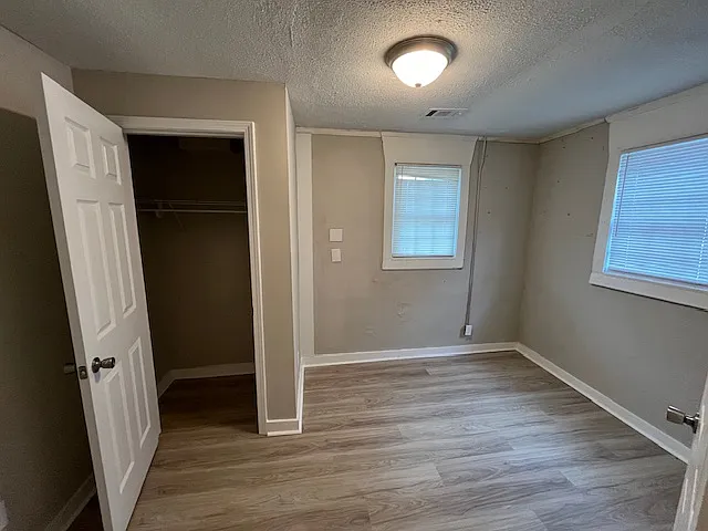 1177 Shurling Dr — Photo 14