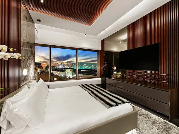 551 West 21st Street image 9 of 20