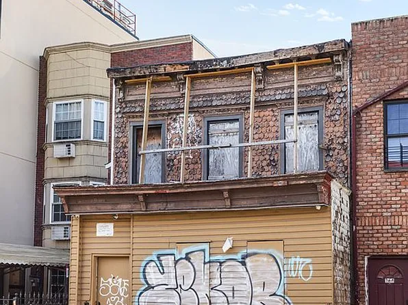 366 Evergreen Ave #1, Brooklyn, NY 11221
