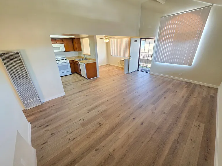 3601-3609 Howard Ave — Photo 8