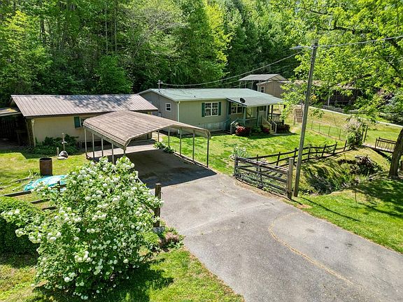3rd image of 832 Canyon Rd