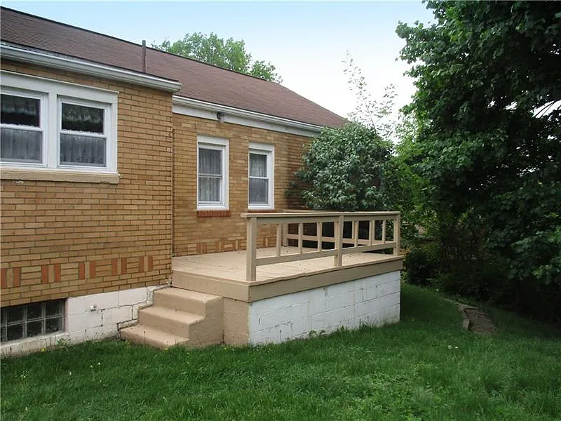 621 Mellon Ave photo 1