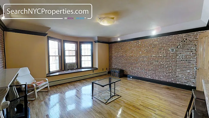 Rented by Book A Broker | media 6