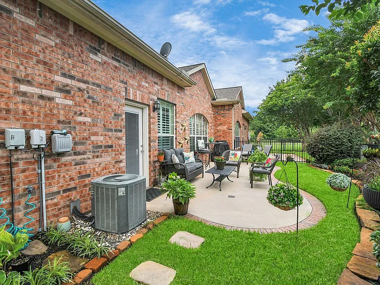 8624 Sunset Loch Dr — Photo 34
