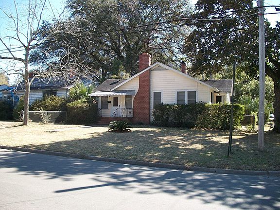 2nd image of 3058 College St