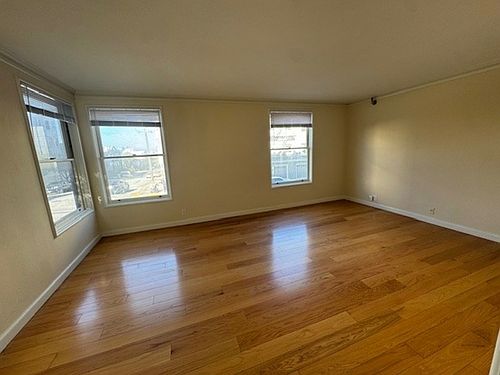 3rd image of 3060 Scott St APT 1