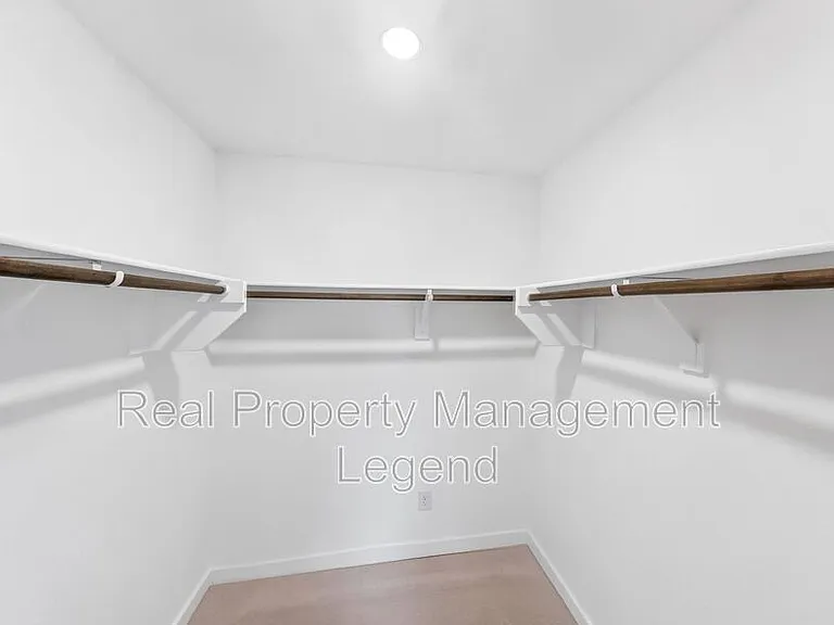 809 Jamestown Ln — Photo 20