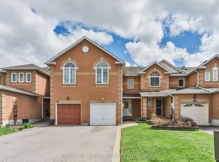 112 Creekwood Cres, Whitby, ON L1R 2K4