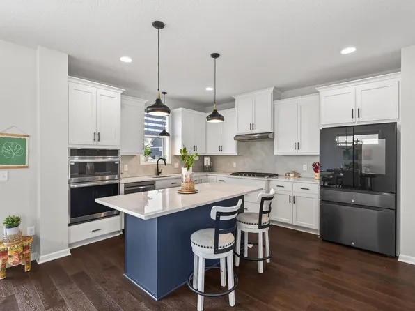 6352 Red Cedar Dr, Chaska, MN 55318