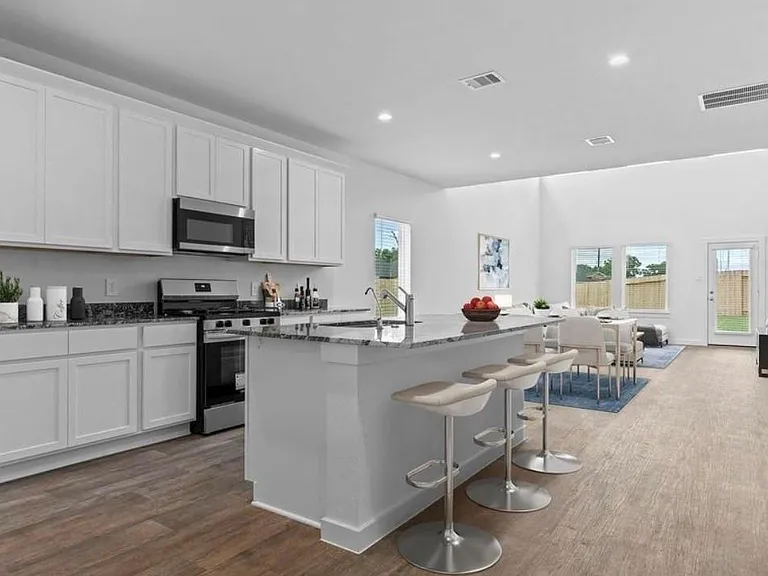 8051 Marchese Dr — Photo 3