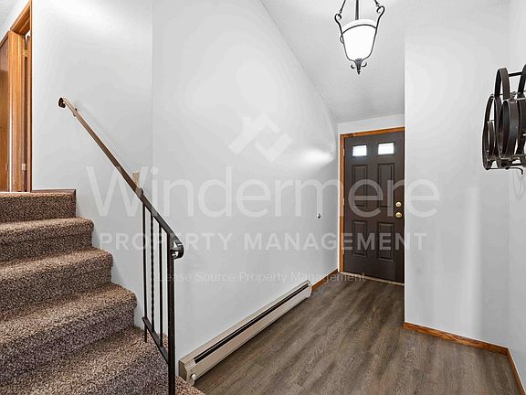 5th image of 906 S McDonald Rd