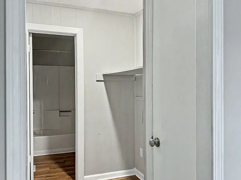 200 Bull Run Street — Photo 15