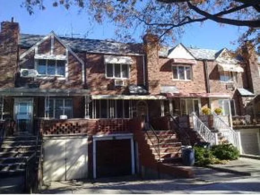 Sold by Maximillion Realty, Inc. | media 3