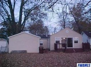 5291 N Blue Lake Rd, Churubusco, IN 46723
