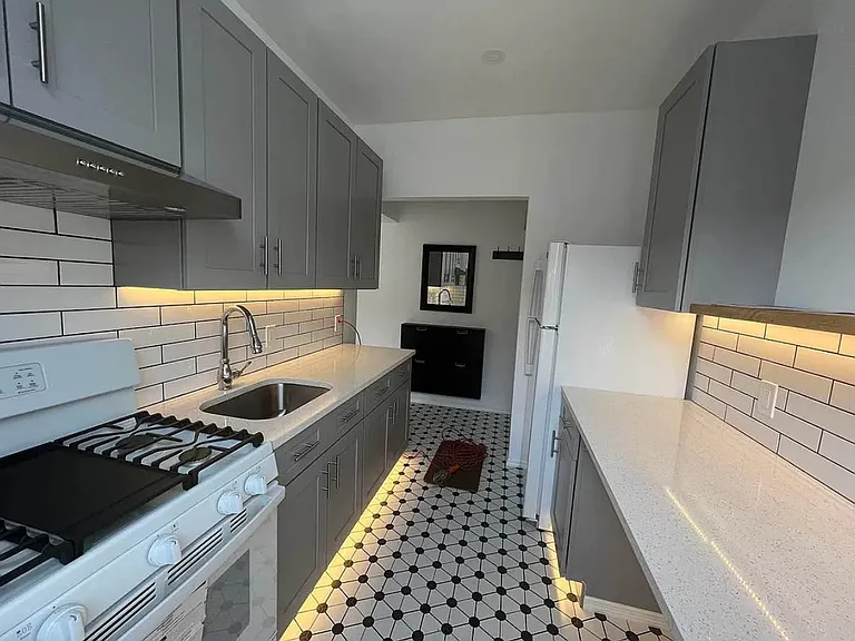 6824 Owls Head Ct #2R — Photo 5