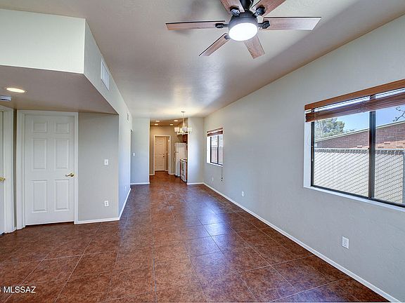 3rd image of 1013 E Halcyon Rd