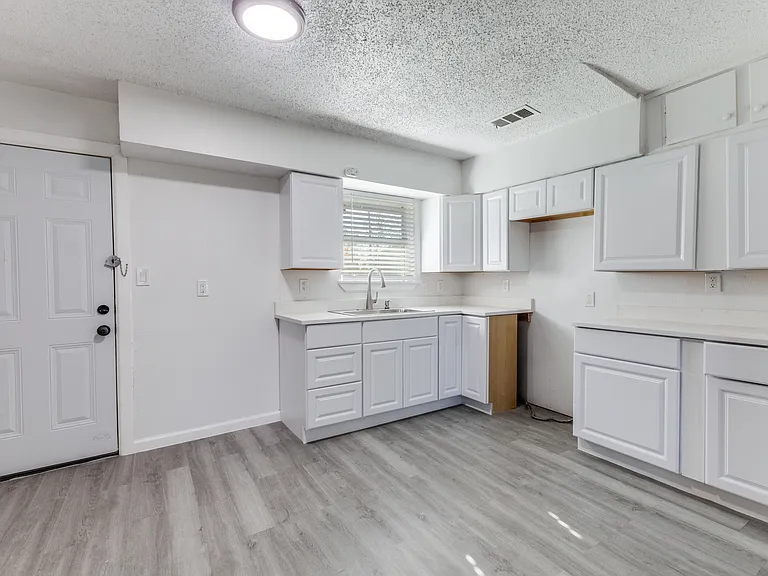 12900 Quail Dr — Photo 22