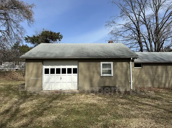 154 Beecher St, Southington, CT 06489