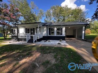 704 7th St NE, Arab, AL 35016