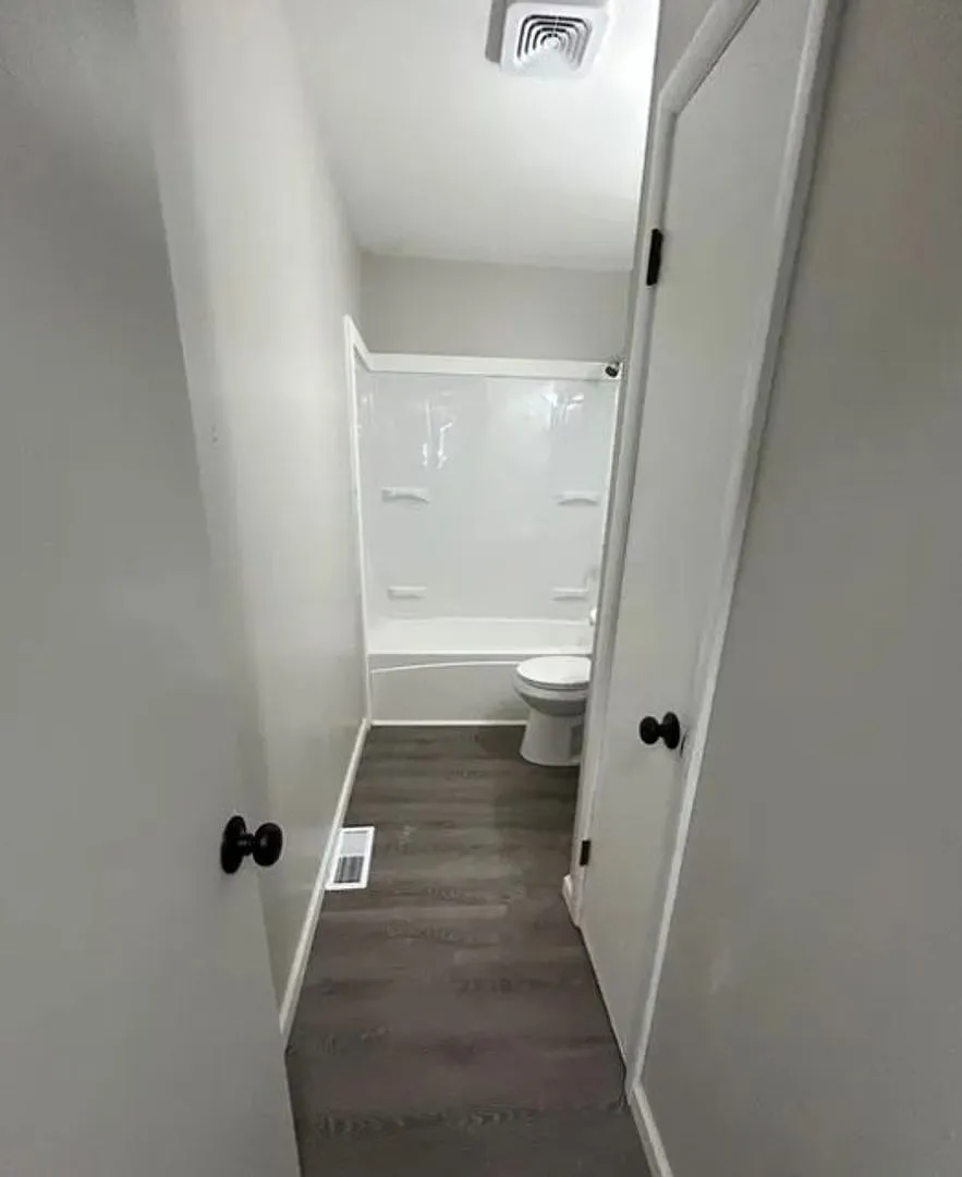 For Lease — Photo 3