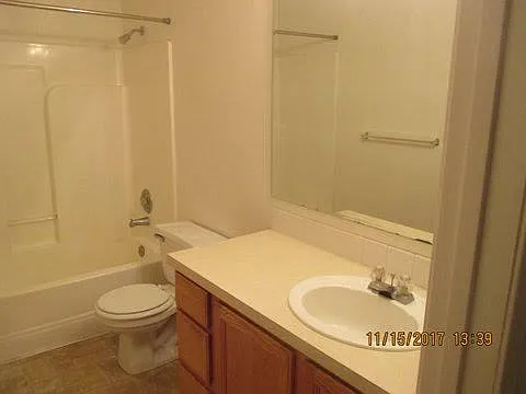 2242 S Stephen Ave — Photo 10