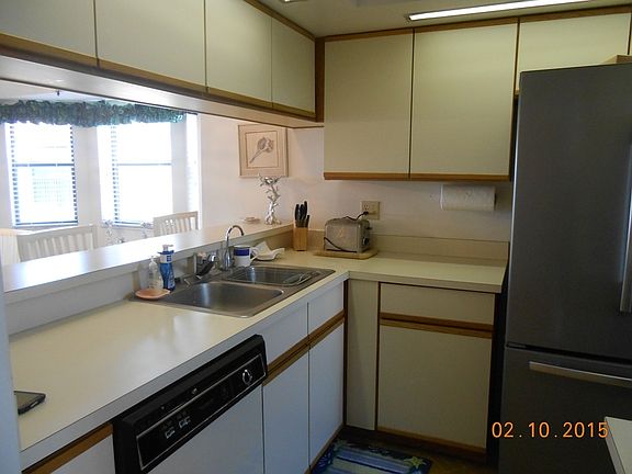 3rd image of 452 Bouchelle Dr APT 305