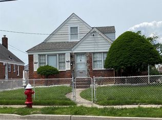 228 East Ave, Valley Stream, NY 11580