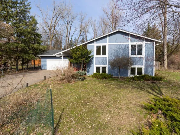 125 Pleasant Ln E, Tonka Bay, MN 55331