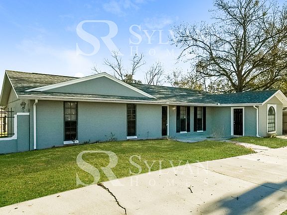 3rd image of 1465 Gifford Ave
