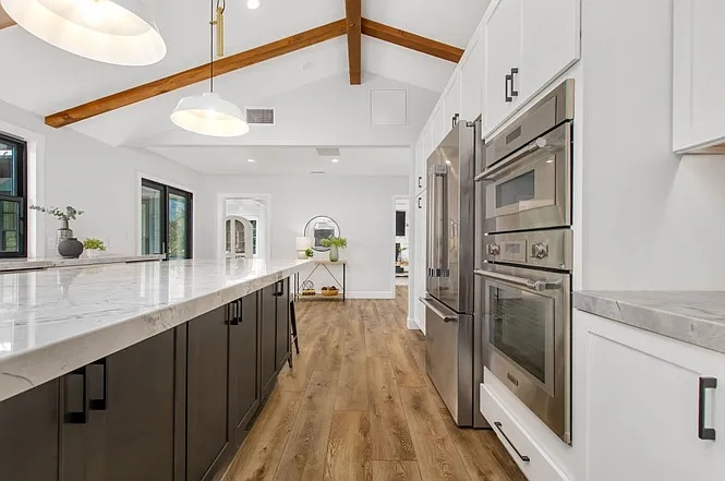 2335 Ivy Rd — Photo 14