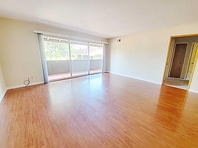 3rd image of 106 Lyell St
