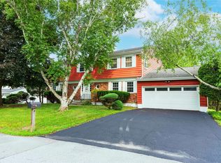 4 Pasture Ln, Poughkeepsie, NY 12603