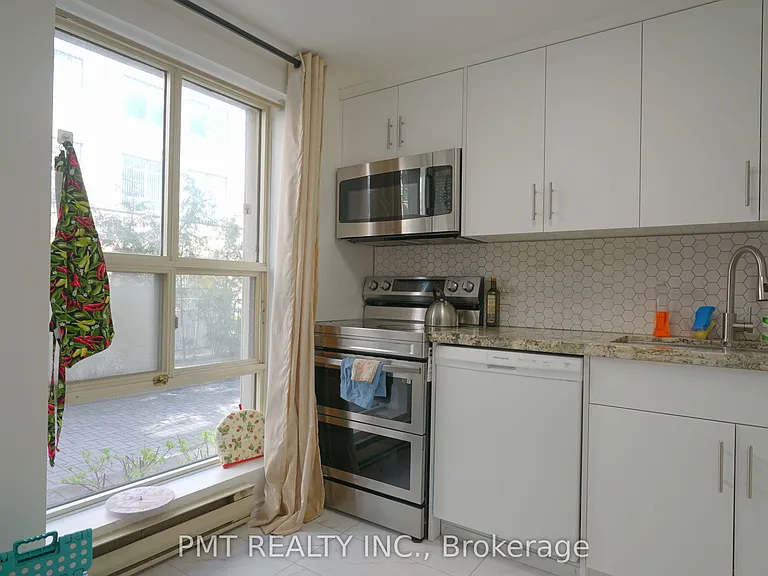 88 Charles St E #106 — Photo 9