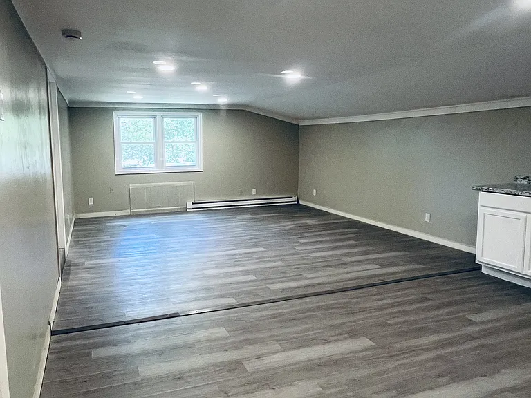 504 N Church St #5 — Photo 2
