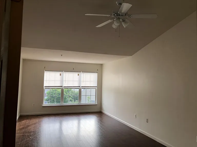 2527 Emerson Dr — Photo 16