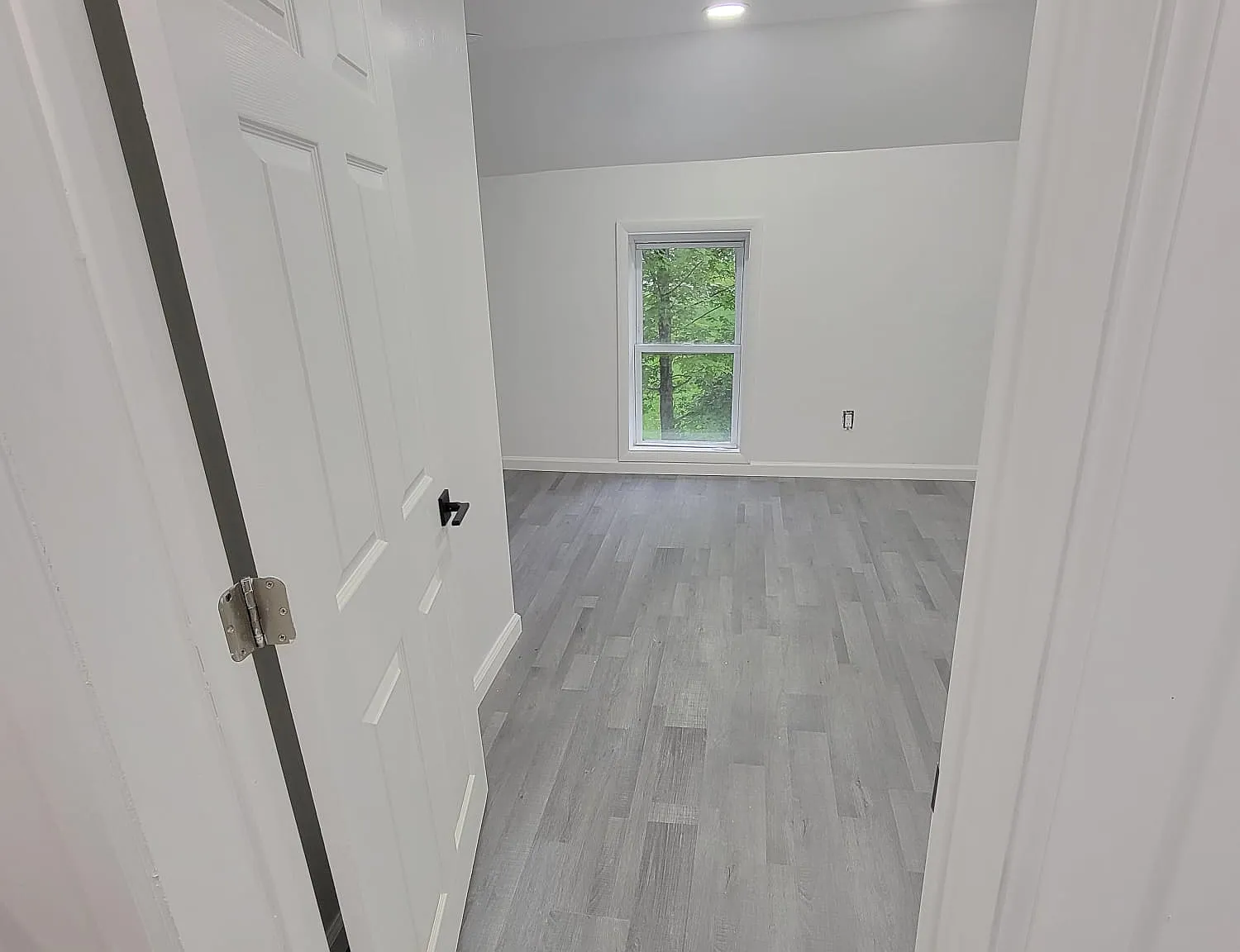 76 Lake St — Photo 2