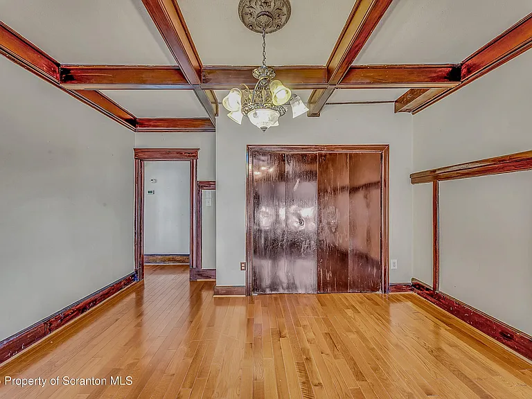 533 S Franklin St — Photo 8