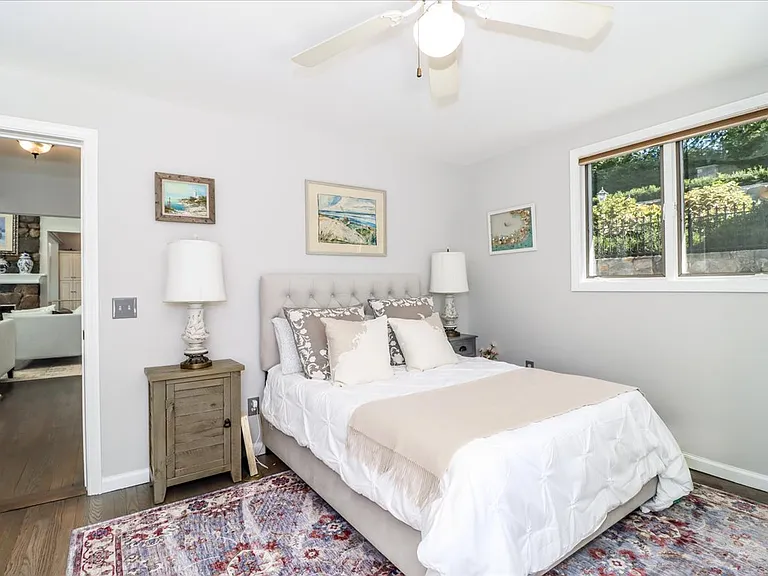 51 S Lake Shore Dr — Photo 33