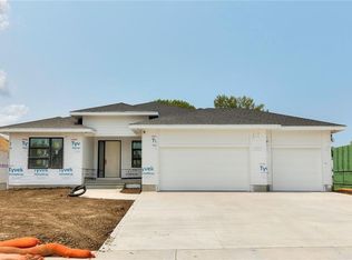 5012 149th Ct, Urbandale, IA 50323