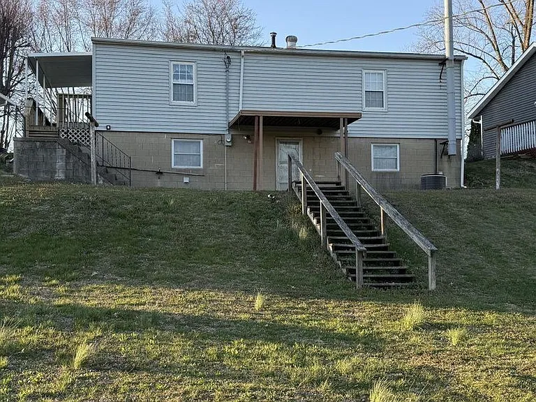 2547 Birk Dr — Photo 2