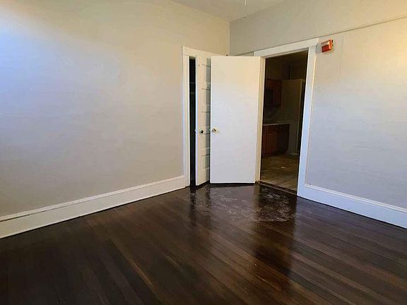 4th image of 119 Washington St APT 2