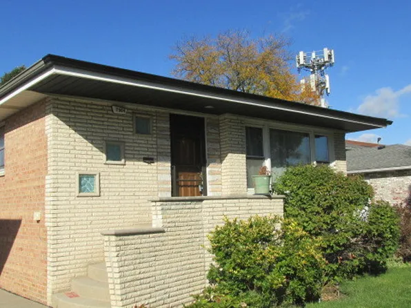 7904 Melvina Ave, Burbank, IL 60459