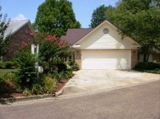 5 Middleton Ct, Starkville, MS 39759