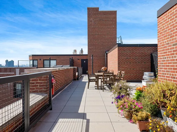 65 Park Terrace East image 17 of 33