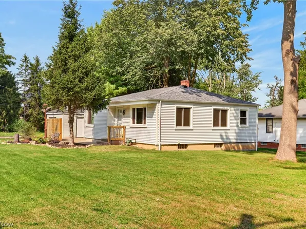 11828 Albion Rd, North Royalton, OH 44133