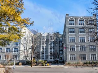 1175 E Broadway APT 1J, Hewlett, NY 11557
