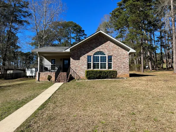 211 Woodland Hills Dr, Ozark, AL 36360