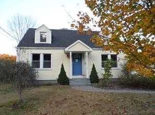 5 Maplevale Ct, East Haven, CT 06512
