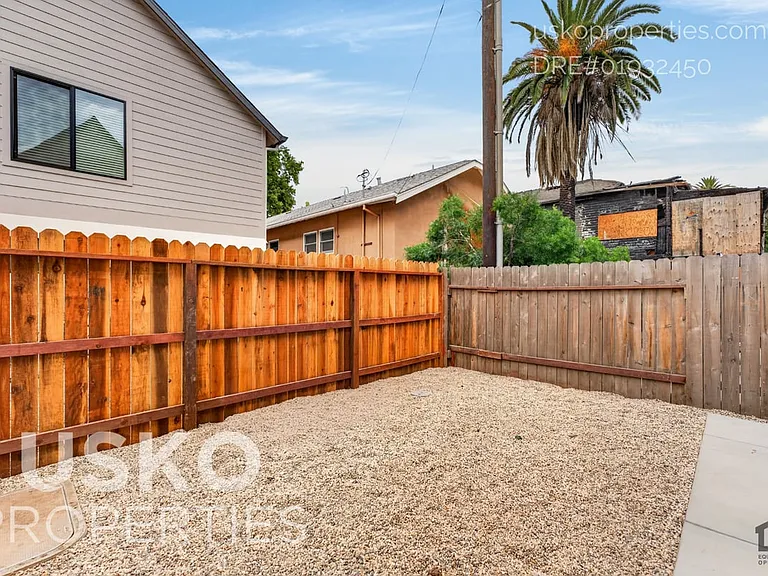 2707 Tomato Aly #A — Photo 16