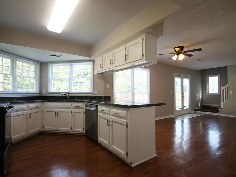 4525 Fox Creek Dr — Photo 20